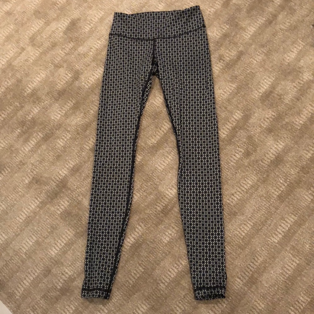 Lulu lemon leggings with pattern